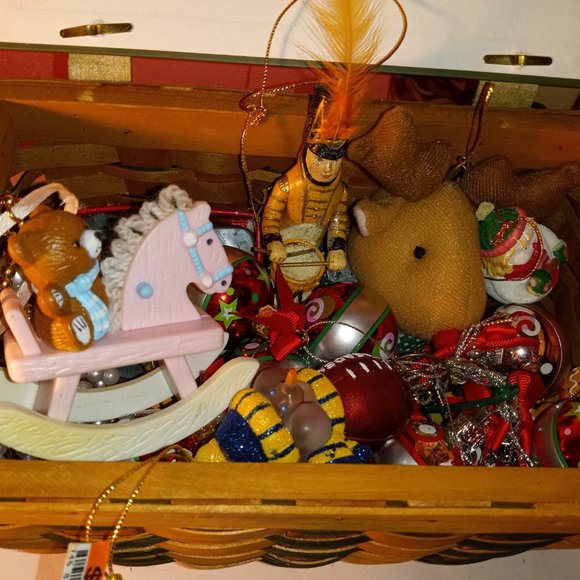 CHRISTMAS TREASURE BASKET FILLED WITH ORNAMENTS - Picture 15 of 15